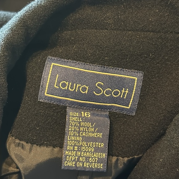 Laura Scott coat - Picture 8 of 8